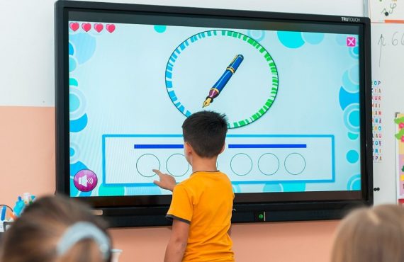 table-interactive-bg-1